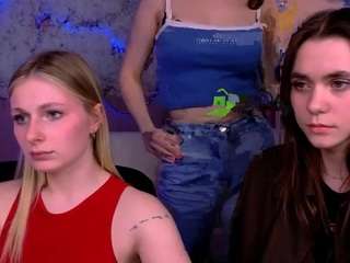 Ця модель зараз онлайн. laurenmurrr
