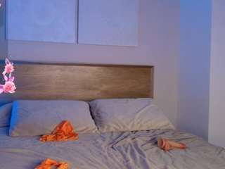 Live webcam model lilylane25 on Soda Cams