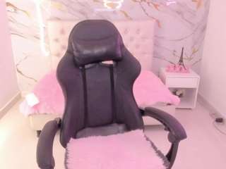 martina-gomezgomez's CamSoda show and profile