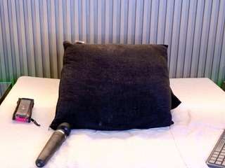 meegan-red live cam profile