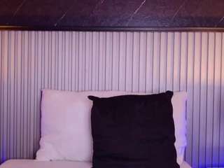 meegan-red Sex Cam Show