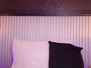 meegan-red live webcam show