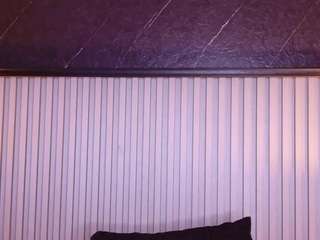 meegan-red live webcam show
