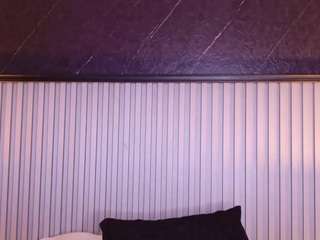 meegan-red live webcam show