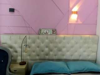 melannyy's CamSoda show and profile