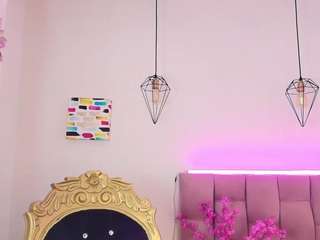 Melannyy live webcam show