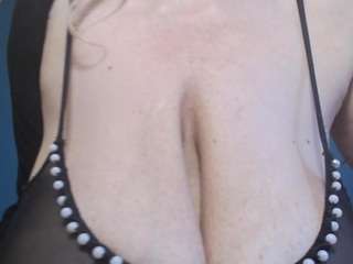 nadinnne34k Live Webcam on CamSoda