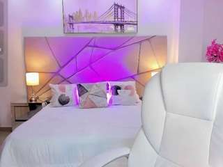 saracruz-1's CamSoda show and profile