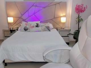 le modèle saracruz-1 est en webcam porno dans un show sur le site camsoda, il possède les tags suivants: ahegao,sexy,lush,naked,nature,petite,public,pussy,sex toys,small tits,latina,squirter,striptease,tattoos,teen 18,toys,twerk,young adult,lovense,fingers