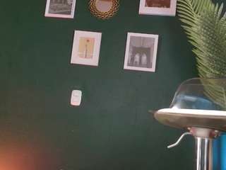 saratrita live webcam show