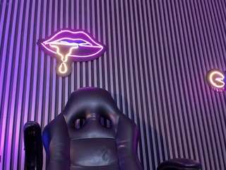 violettprince1 from CamSoda