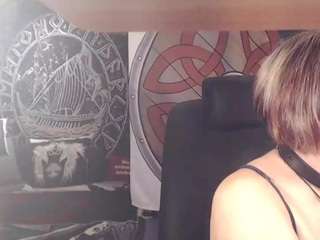 95ftitten Live Webcam on CamSoda