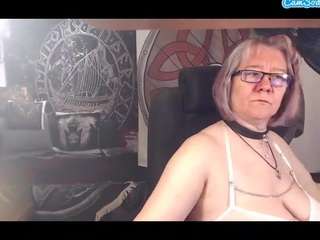 95ftitten's CamSoda show and profile