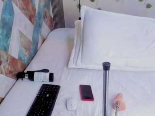 alina-doll1's CamSoda show and profile