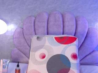 BellaaSanders live cam preview