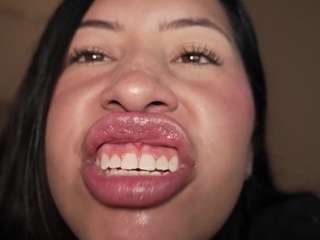 helener-mouth webcam