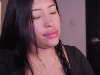 Live webcam model helener-mouth on Soda Cams