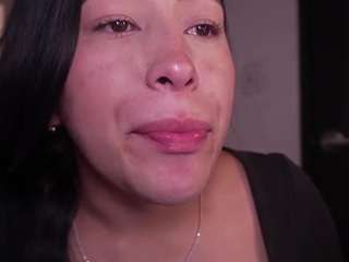 Live webcam model helener-mouth on Soda Cams