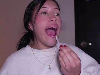 helener-mouth webcam