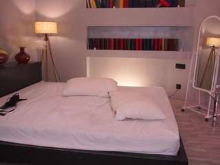 Live webcam model jennefermoitoso on Soda Cams