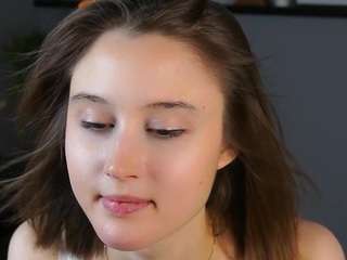 Live webcam model mikafanion on Soda Cams