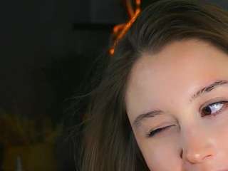 Live webcam model mikafanion on Soda Cams