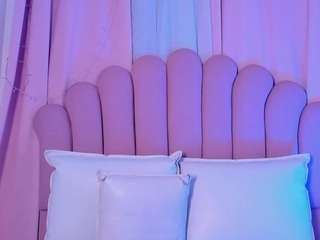 nicolemadrird's CamSoda show and profile