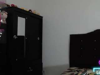 Live webcam model salmadaniela on Soda Cams