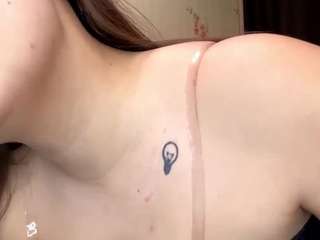 brandienailer webcam