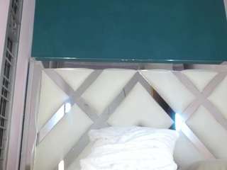 kaytlin-james's CamSoda show and profile