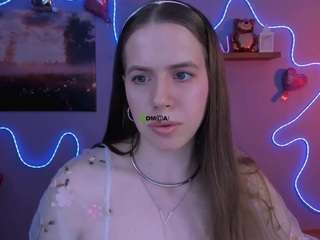 lumi-soft's CamSoda show and profile