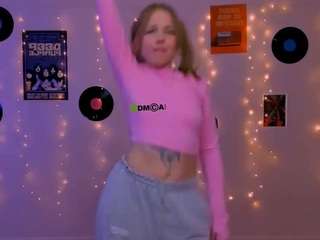 lumi-soft's CamSoda show and profile