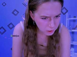 le modèle lumi-soft est en webcam porno dans un show sur le site camsoda, il possède les tags suivants: blue eyes,solo,oil,orgasm,public,pussyplay,sex,sexy,shaved,shaved pussy,spank,cei,sph,strip,striptease,sweet,sweety,tease,toys,twerk