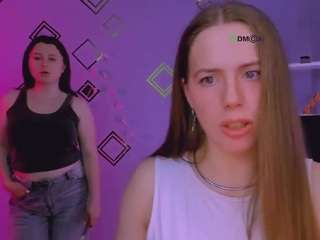 le modèle lumi-soft est en webcam porno dans un show sur le site camsoda, il possède les tags suivants: blue eyes,solo,oil,orgasm,public,pussyplay,sex,sexy,shaved,shaved pussy,spank,cei,sph,strip,striptease,sweet,sweety,tease,toys,twerk