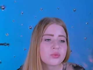 le modèle lumi-soft est en webcam porno dans un show sur le site camsoda, il possède les tags suivants: blue eyes,solo,oil,orgasm,public,pussyplay,sex,sexy,shaved,shaved pussy,spank,cei,sph,strip,striptease,sweet,sweety,tease,toys,twerk