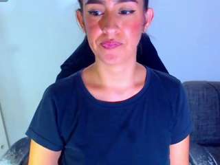 Live webcam model dreammesshall on Soda Cams