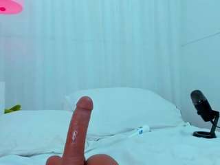 tinawayne's CamSoda show and profile