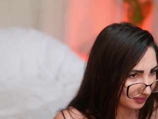 alessiaplay's CamSoda show and profile