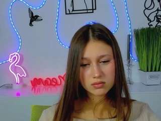 Live webcam model arianaa-cat on Soda Cams