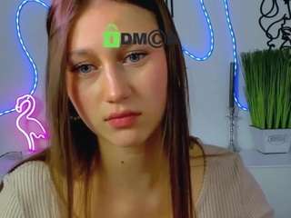 Live webcam model arianaa-cat on Soda Cams