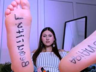 Live webcam model arianaa-cat on Soda Cams