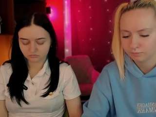 Live webcam model arianaa-cat on Soda Cams