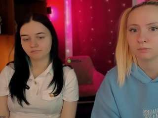 Live webcam model arianaa-cat on Soda Cams