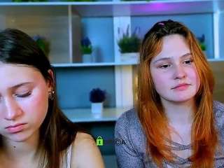 arianaa-cat Live Webcam on CamSoda