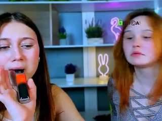 arianaa-cat, female webcam model,  years old, on live webcam