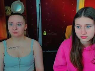 arianaa-cat's CamSoda show and profile