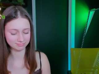 arianaa-cat Live Webcam on CamSoda