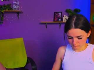 Bu model şu anda canlı. arianaa-cat