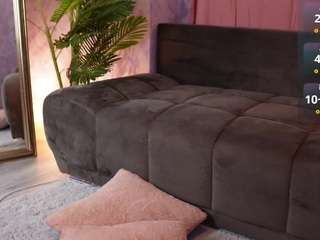 Live webcam model babyyysexual on Soda Cams