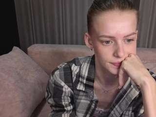 Live webcam model kittywell22 on Soda Cams